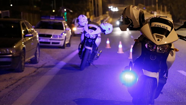 Βάρη: Επεισοδιακή καταδίωξη διαρρηκτών με πυροβολισμούς - Αναζητούνται τρεις δράστες