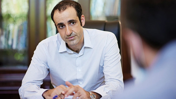 Κεσσές για υποκλοπές: Λαμπάδα πρέπει να ανάψει ο Λαβράνος στον κουμπάρο του Γρηγόρη Δημητριάδη