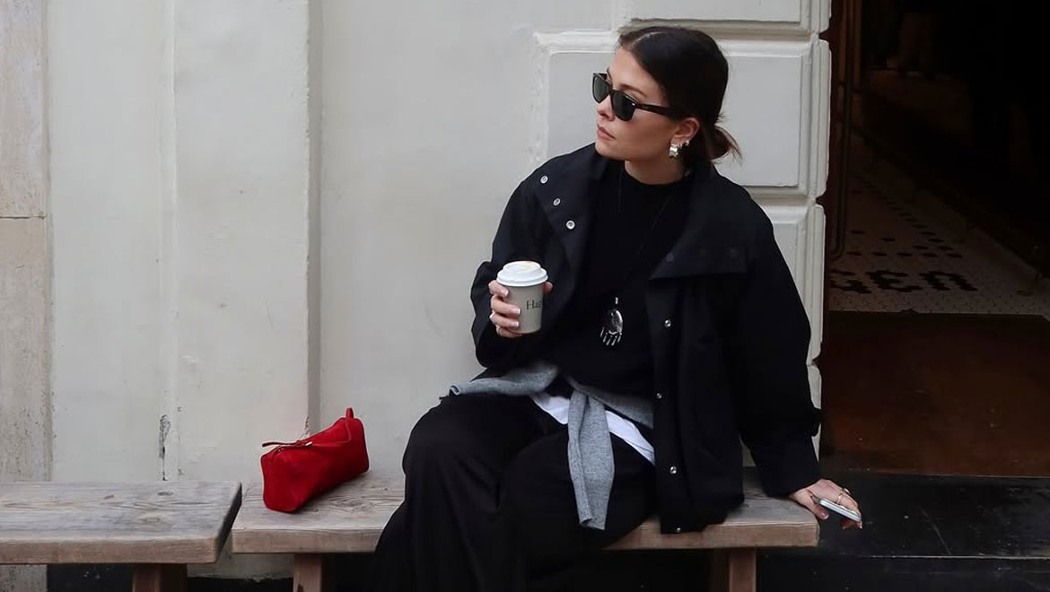 Sweater Wrapping: Το it αξεσουάρ της άνοιξης είναι το πουλόβερ σου