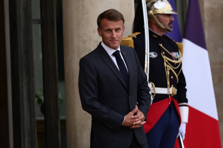 Εμανουέλ Μακρόν σε τελετή