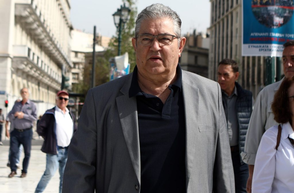 Κουτσούμπας: Σε έναν κόσμο που φλέγεται, η λαϊκή σπίθα που σιγοκαίει να γίνει πυρκαγιά Ανάστασης Λαών