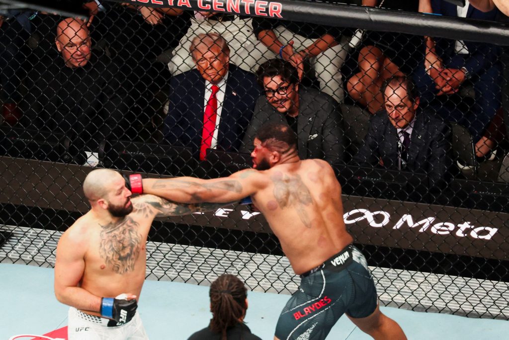 Το έριξε έξω ο Τραμπ μετά την αποτυχία των συνομιλιών για το Ιράν – Είδε αγώνα UFC