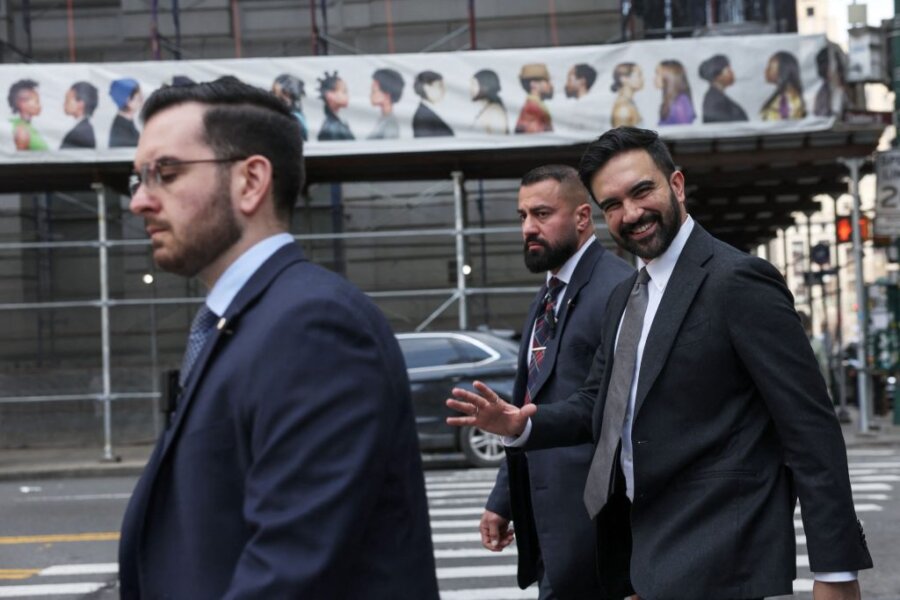 Πασχαλινή ευχή στα ελληνικά από τον Μαμντάνι παρουσία του Αρχιεπισκόπου Ελπιδοφόρου (video)