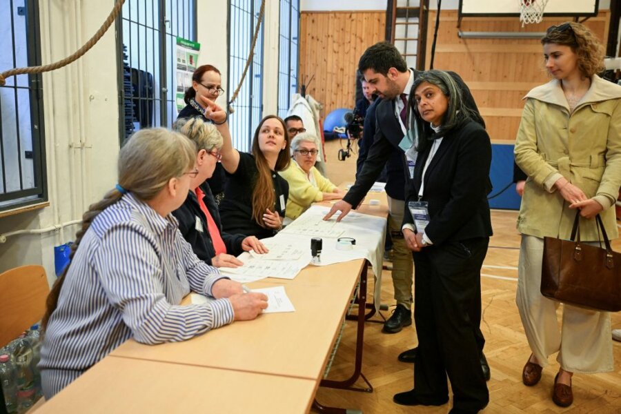 Υψηλή συμμετοχή στις Βουλευτικές εκλογές της Ουγγαρίας: Στο 54,14% μέχρι το μεσημέρι