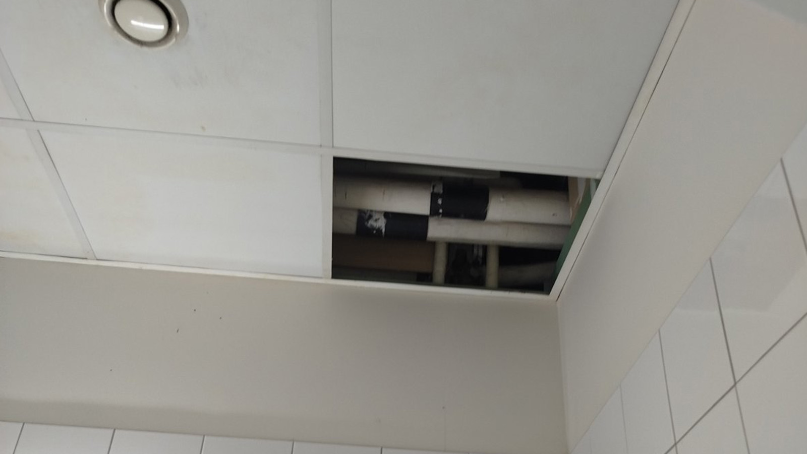 Θριάσιο: Πτώση τμήματος της οροφής σε θάλαμο ασθενών της ψυχιατρικής κλινικής στο νοσοκομείο