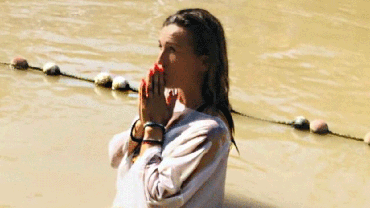 Συγκινεί η Πηγή Δεβετζή – Η βάπτισή της στον Ιορδάνη ποταμό