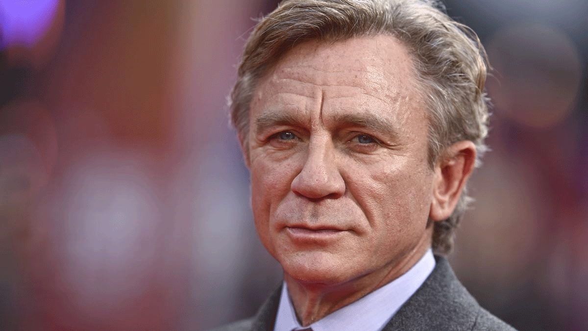 Στην Ελλάδα ο Daniel Craig – Παρακολούθησε τον Επιτάφιο στη Γλυφάδα