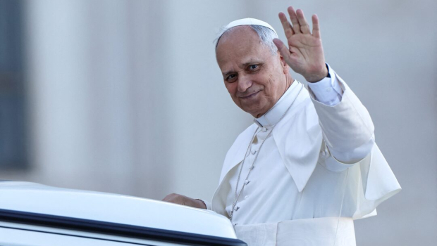 Ο Τραμπ καταφέρεται εναντίον του πάπα Λέοντα - Είναι «υπερβολικά φιλελεύθερος»