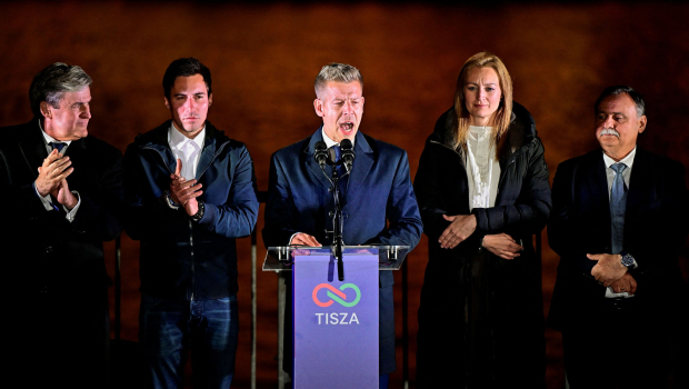 Ουγγαρία: Το Κρεμλίνο λέει ότι ελπίζει σε ρεαλιστικούς δεσμούς με τη νέα ηγεσία μετά την ήττα Όρμπαν