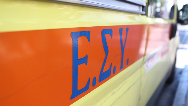 Αυτοκίνητο έπεσε σε χαντάκι στην Εύβοια - Πέντε νεαροί τραυματίστηκαν και νοσηλεύονται