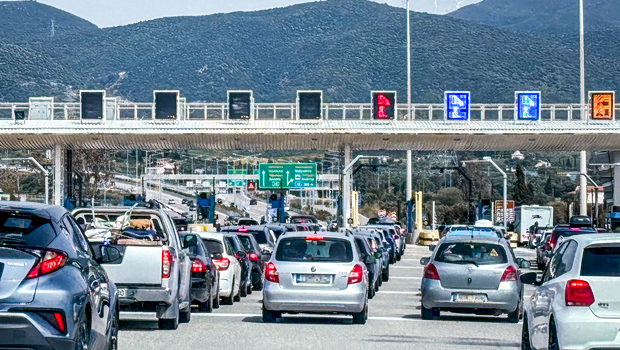 Με προβλήματα και το δεύτερο μεγάλο κύμα επιστροφής εκδρομέων του Πάσχα - Πού καταγράφεται μποτιλιάρισμα