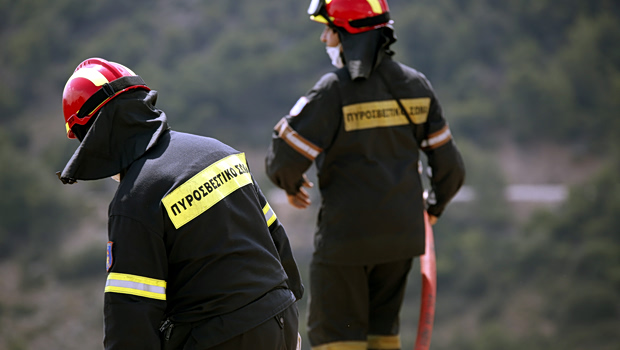 Αυτοκίνητο έπεσε σε γκρεμό στην Πάρνηθα – Επιχείρηση απεγκλωβισμού για τον οδηγό