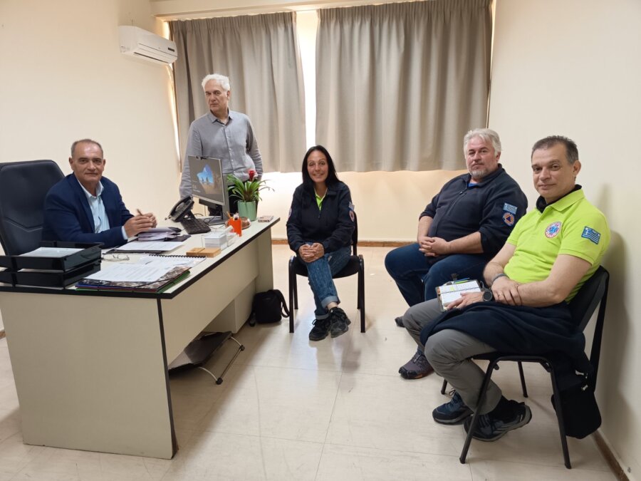 sunantini-me-ethelontikes-organoseis-politiki-prostasia