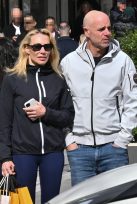 Ντένη Βαχλιώτη: Βόλτα στην καρδιά της Αθήνας με τον γοητευτικό δικηγόρο, Αλέξη Στεφανάκη