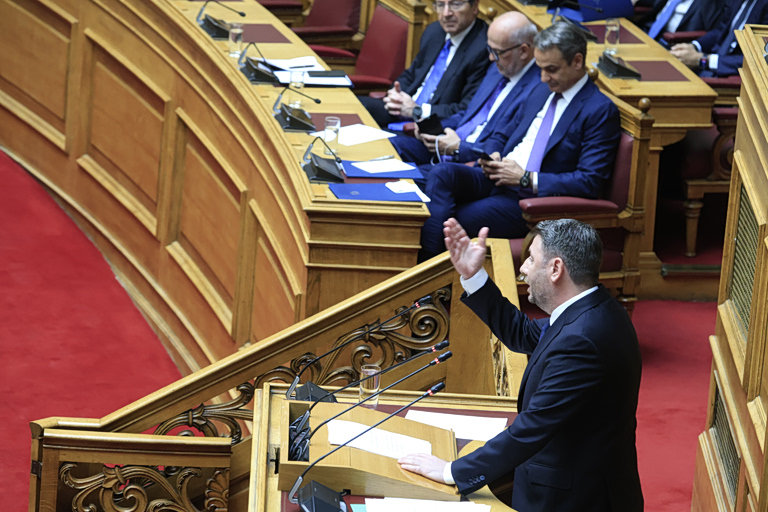 Το αίτημα Ανδρουλάκη για εκλογές, η μομφή στον Ορμπανισμό και η κοινοβουλευτική «ήττα» Μητσοτάκη