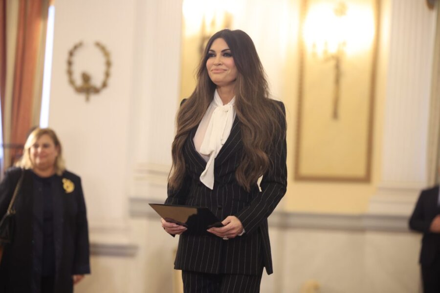 Στο Μέγαρο Μαξίμου η πρέσβης των ΗΠΑ Κίμπερλι Γκιλφόιλ - Θα συναντηθεί με τον Κυριάκο Μητσοτάκη