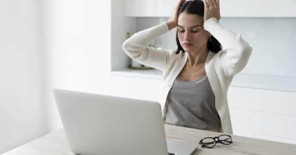 Πώς να παραμείνετε ψύχραιμοι όταν όλοι γύρω σας αγχώνονται