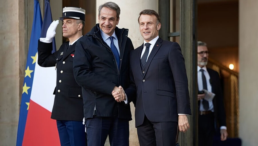Bloomberg: Γαλλία και Ελλάδα ανανεώνουν για άλλα 5 χρόνια την αμυντική τους συμφωνία