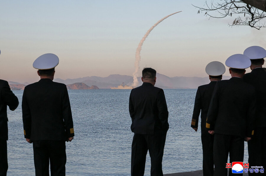 Σε νέα εκτόξευση βαλλιστικού πυραύλου προχώρησε η Βόρεια Κορέα