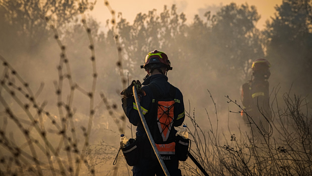 Ακράτα: Καλύτερη η εικόνα από τη φωτιά που ξέσπασε το Σάββατο στην Άμπελο - Δεν απειλούνται σπίτια