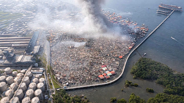 Μαλαισία: Παρανάλωμα έγιναν 1.000 σπίτια από μεγάλη φωτιά σε παραθαλάσσιο οικισμό - Χιλιάδες εκτοπισμένοι