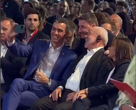 Η selfie του Ανδρουλάκη με Σάντσεθ και Λούλα