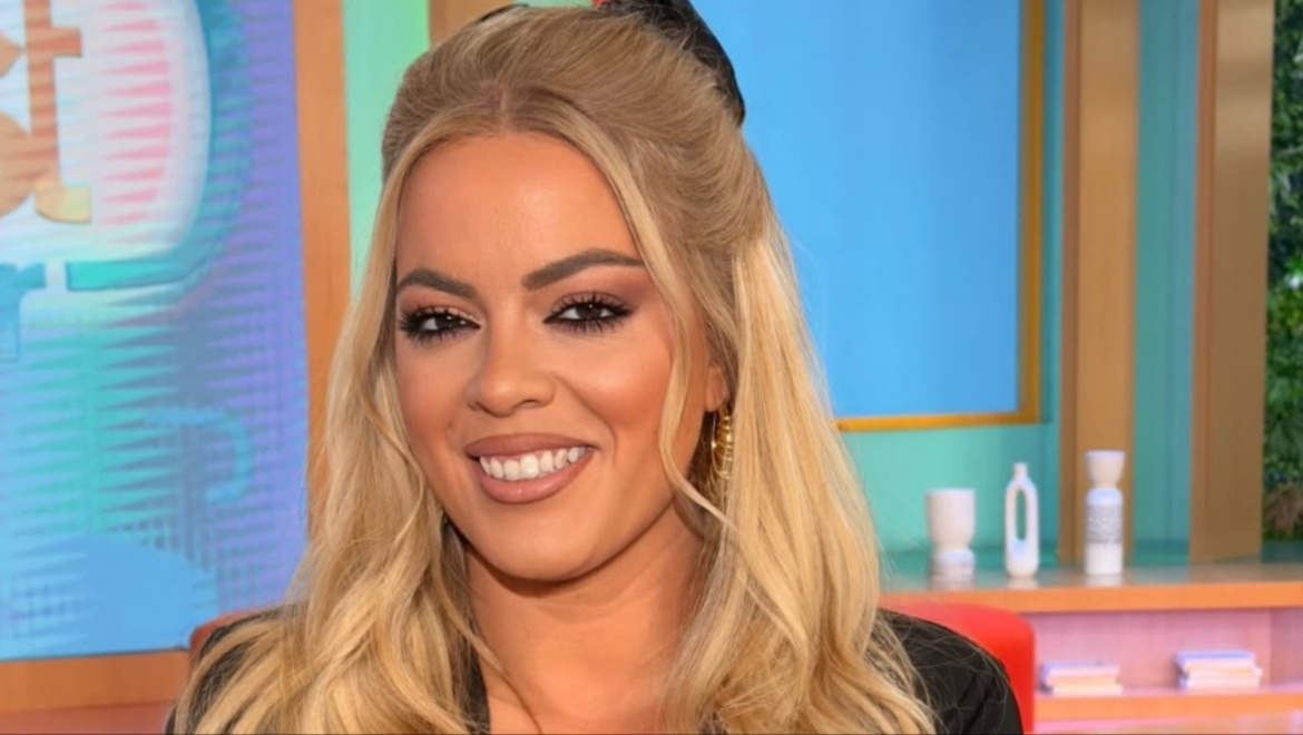 Μαίρη Αργυριάδου: Η πρώτη αντίδραση στην κάμερα για τη φημολογούμενη σχέση της με γνωστό τραγουδιστή