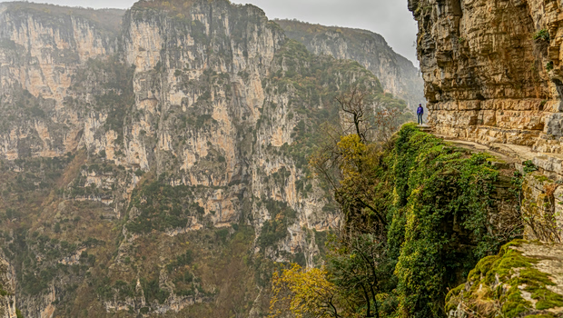 Φαράγγι του Βίκου: Επιχείρηση διάσωσης τραυματισμένης τουρίστριας από μονοπάτι 