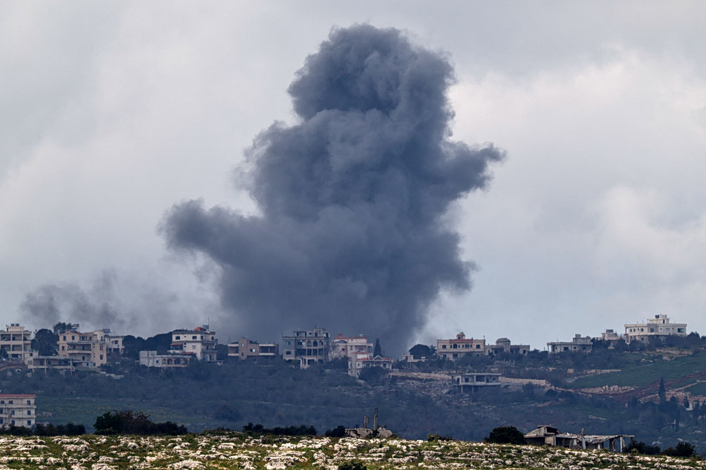 Καπνός πάνω από χωριό