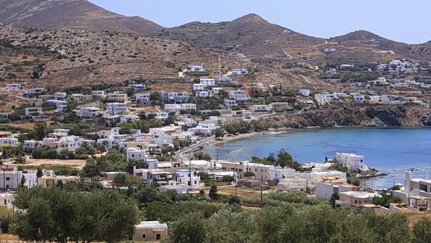 Το ανεκτίμητο διαμάντι των Κυκλάδων - Ποιο νησί φιλοξενεί σε εξασέλιδο αφιέρωμα, δημοφιλές βρετανικό περιοδικό