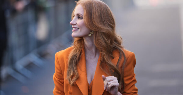 Jessica Chastain: Καλωσορίζει την άνοιξη με το πιο κοντό καρέ που έχει τολμήσει ποτέ