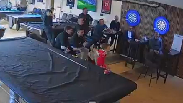 Νάρκισσοι: Υπάρχει τρόπος να τους «ξεσκεπάσουμε» από την αρχή;