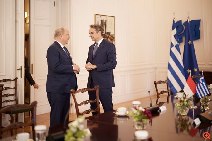 Συνάντηση του Κ. Μητσοτάκη με τον Πρίγκιπα Αλβέρτο Β΄ του Μονακό στο Μέγαρο Μαξίμου