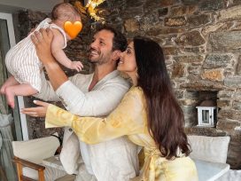 Ευθύμης Ζησάκης - Χρύσα Παπαλελούδη: Βαφτίζουν τον μονάκριβο γιο τους στην Αίγινα