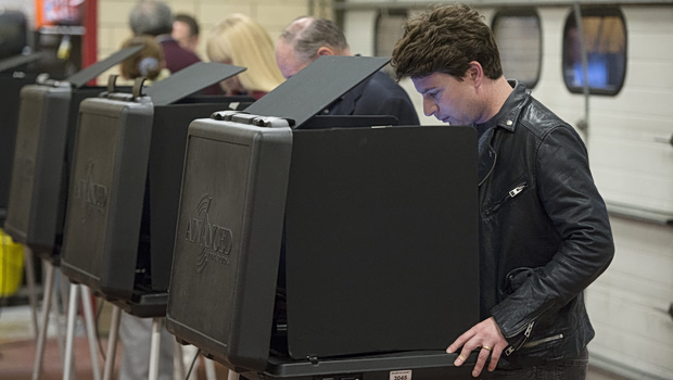 Τραμπ: Πλήγμα από Βιρτζίνια εν όψει midterms - Αλλάζει ο εκλογικός χάρτης δίνοντας ώθηση στους Δημοκρατικούς