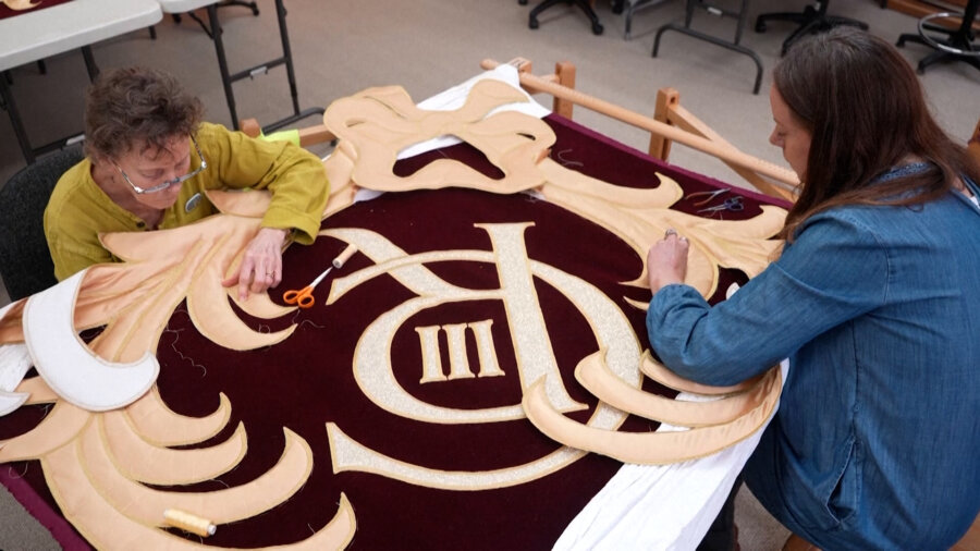 2026-04-22t010001z-1-lwd307111032026rp1-rtrwnev-c-3071-britain-royal-opera-house-curtains-00-00-06-21-still001