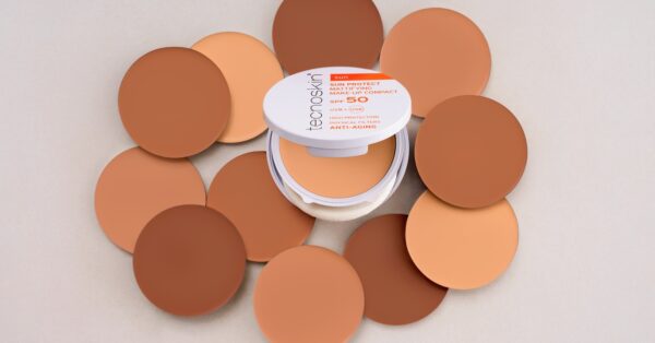 Ανακαλύψτε το Sun Protect Mattifying Make-Up Compact SPF 50 της Tecnoskin®