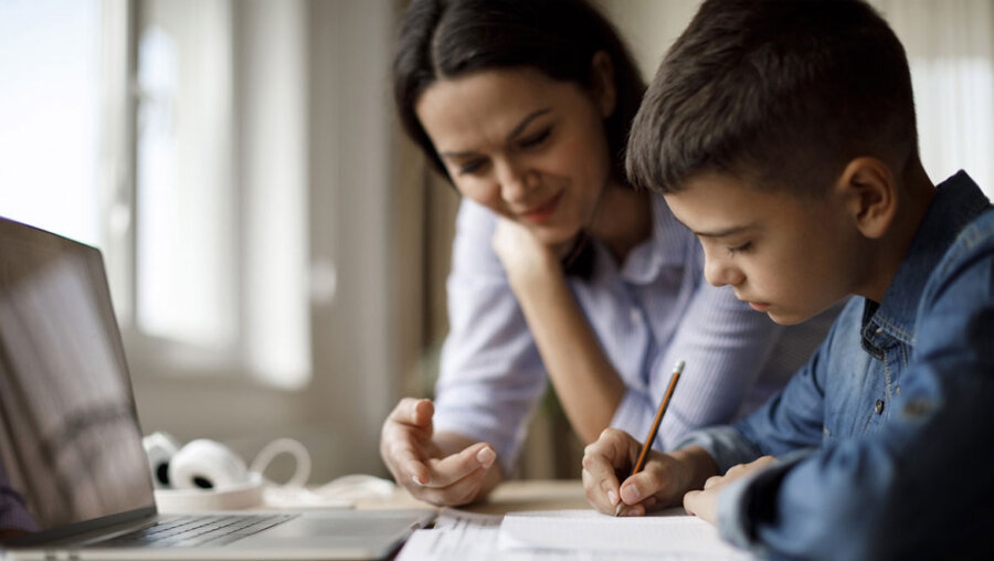 Πώς να βοηθήσεις το παιδί με τα μαθήματα στο σπίτι