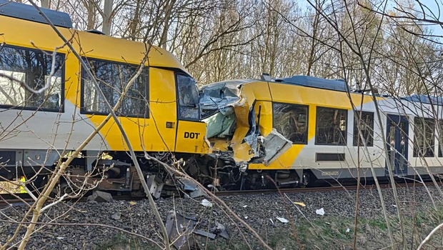 Μετωπική σύγκρουση τρένων στη Δανία - Τραυματίστηκαν «αρκετά άτομα»