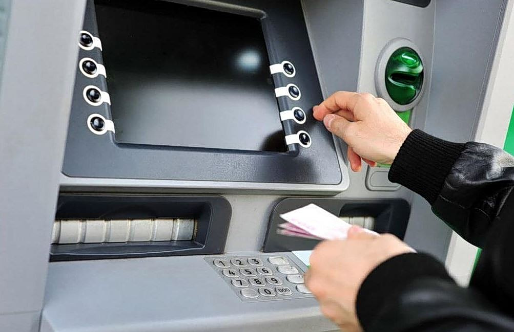 Συντάξεις Μαΐου: Ξεκινούν οι πληρωμές – Πότε εμφανίζονται τα χρήματα στα ΑΤΜ