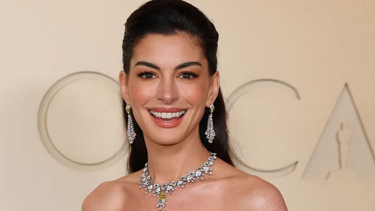 Anne Hathaway: Αναδείχθηκε «η πιο όμορφη γυναίκα στον κόσμο» - Δείτε πώς ήταν πριν τις πλαστικές