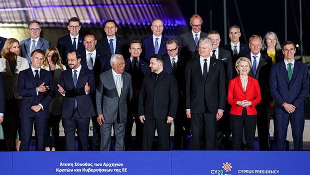 ΕΕ: Οι Ευρωπαίοι ηγέτες αποκλείουν την ταχεία ένταξη της Ουκρανίας στην Ένωση