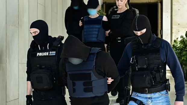 Άγιος Δημήτριος: Τι αποκαλύπτει η 20χρονη για θύμα και δράστη - Ο ένας ζήλευε, ο άλλος «τον έβλεπε στον ύπνο του»