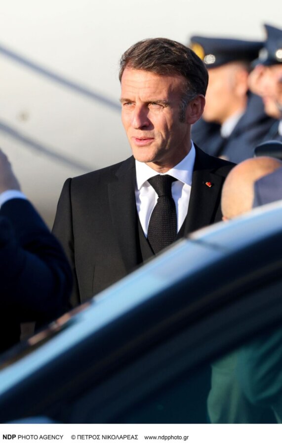 Η πρώτη εμφάνιση της Brigitte Macron στο κέντρο της Αθήνας - Μαγνήτισε τα βλέμματα!