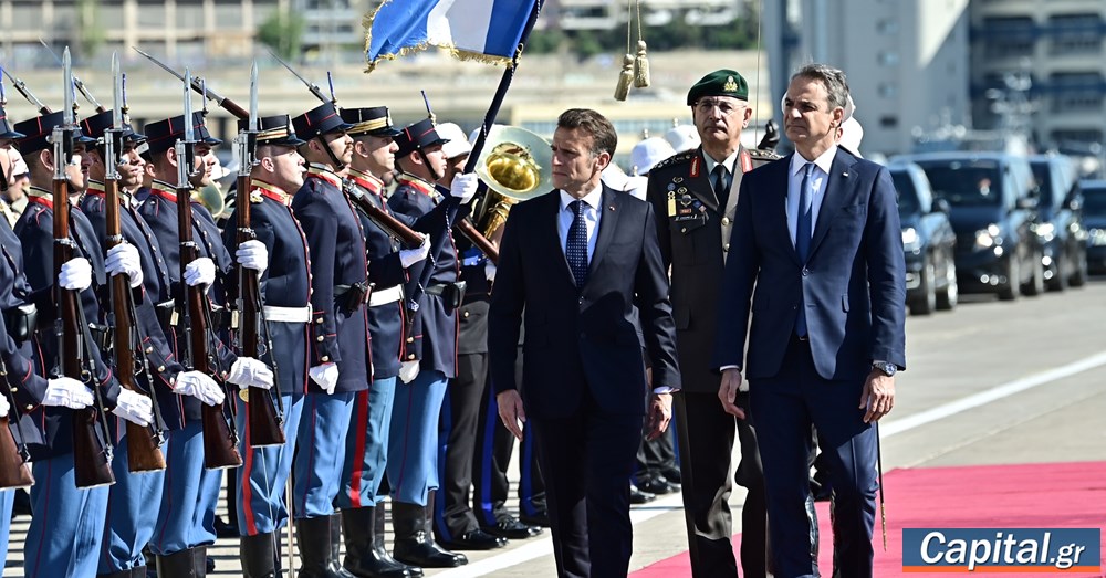 Στη φρεγάτα "Κίμων" Μητσοτάκης με Μακρόν