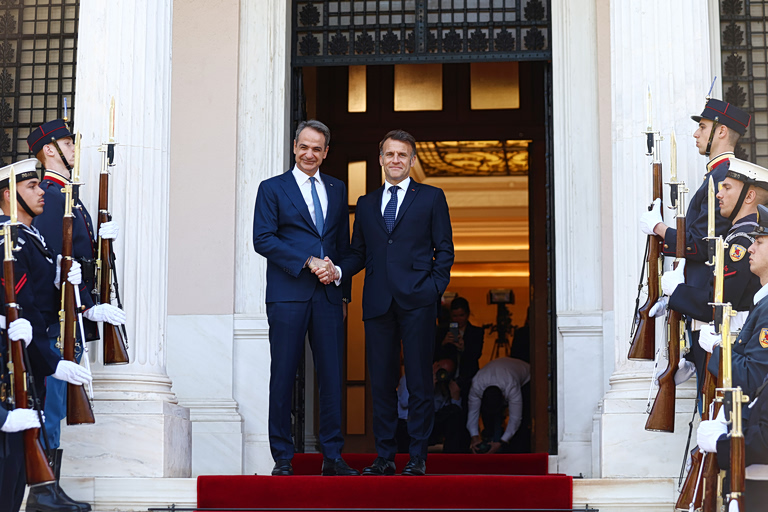 Συνάντηση Μητσοτάκη – Μακρόν στο Μαξίμου για την υπογραφή συμφωνιών