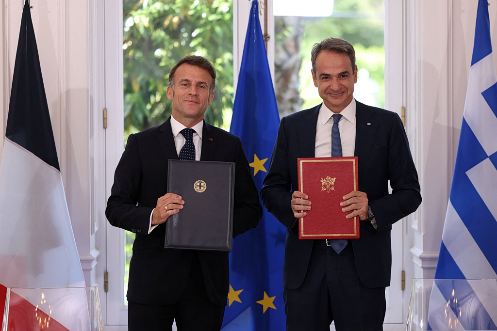 Εννέα συμφωνίες στρατηγικής συνεργασίας σε άμυνα, ενέργεια, τεχνολογία και εκπαίδευση υπέγραψαν Ελλάδα και Γαλλία