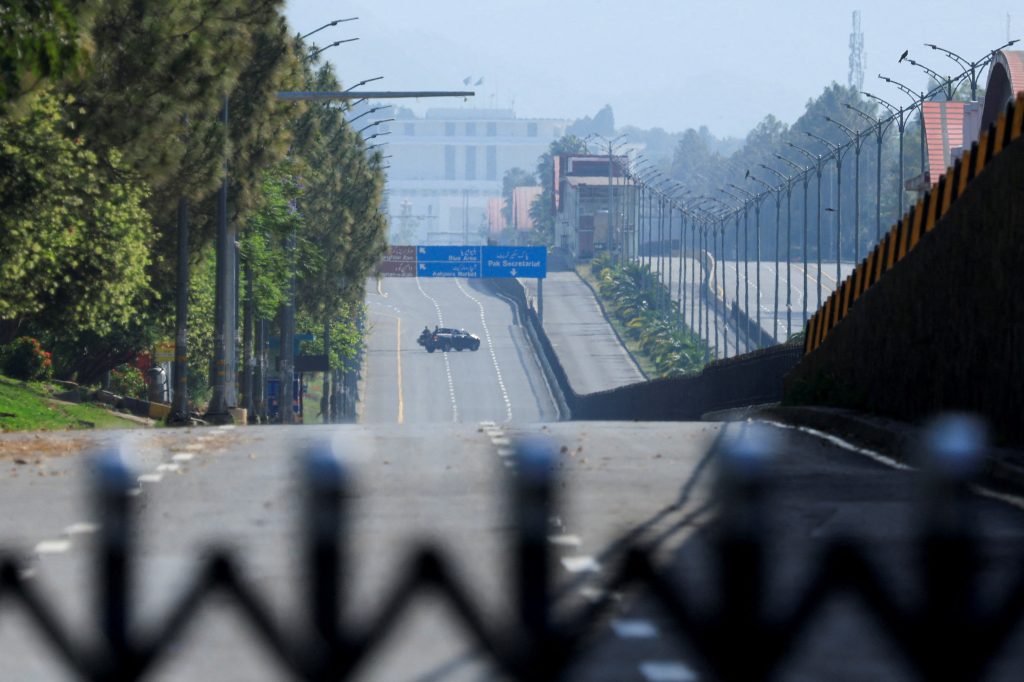 ΗΠΑ – Ιράν: Στον άερα οι άμεσες συνομιλίες – «Ψάχνουν τρόπο να βγουν από τον πόλεμο» λέει η Τεχεράνη
