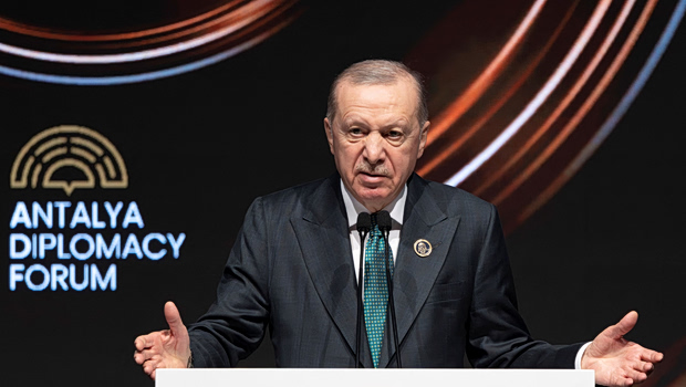 Ο Ερντογάν απομάκρυνε τον υφυπουργό Παιδείας μετά τις ένοπλες επιθέσεις σε σχολεία στην Τουρκία