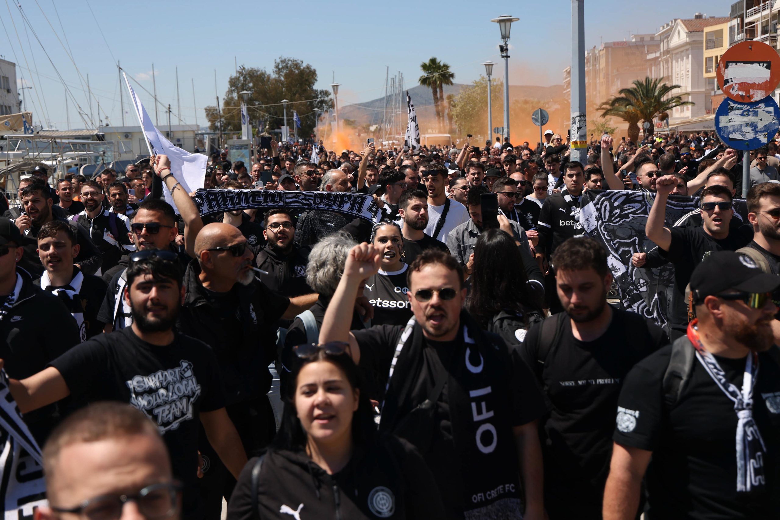 [386549] ΚΥΠΕΛΛΟ ΕΛΛΑΔΟΣ 2025-2026 / ΤΕΛΙΚΟΣ / ΠΑΟΚ - ΟΦΗ / ΦΙΛΑΘΛΟΙ ΤΩΝ ΔΥΟ ΟΜΑΔΩΝ ΣΤΗΝ ΠΟΛΗ ΤΟΥ ΒΟΛΟΥ (ΣΤΕΦΑΝΟΣ ΡΑΠΑΝΗΣ / EUROKINISSI)